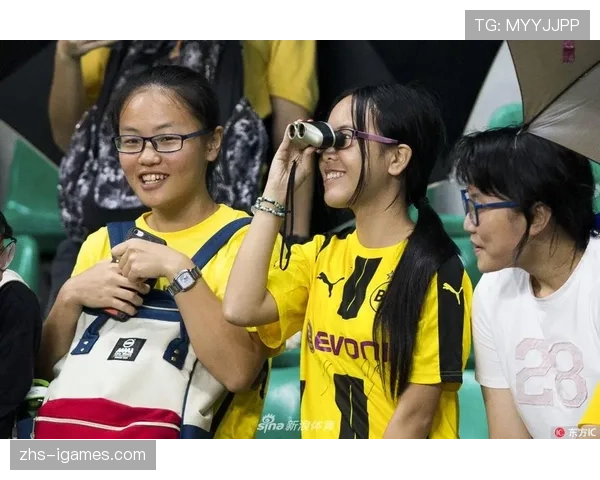 多特蒙德举办女性球迷主题开放日,超三千名球迷参与 多特蒙德举办女性球迷主题开放日,超三千名球迷参与